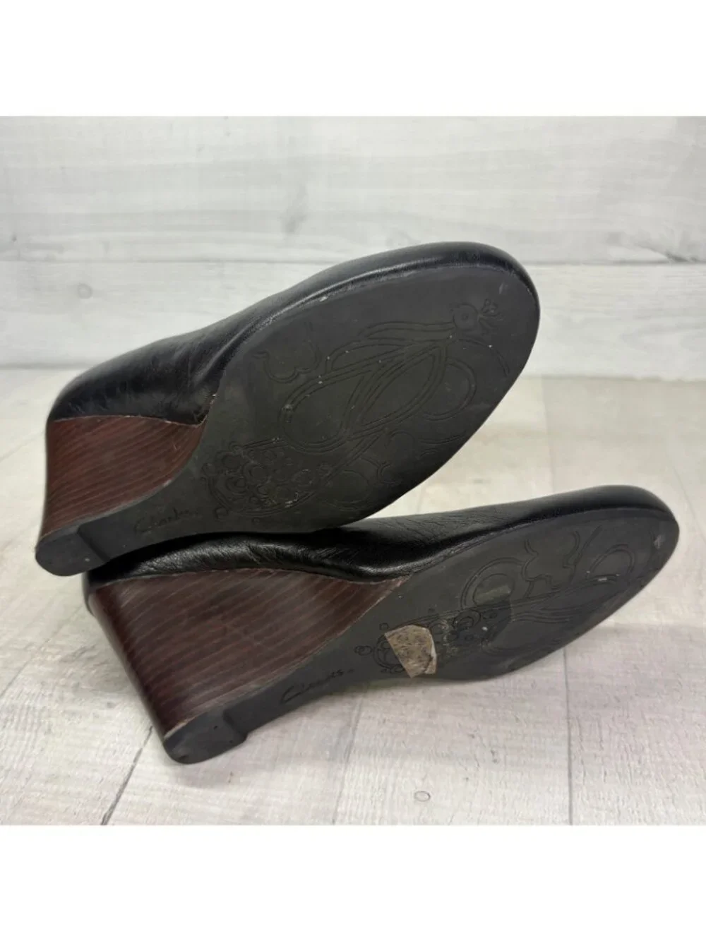 Clarks Leather Wedge Pumps Womens 8.5 M Black Comfort Office Work Career Shoes - Picture 9 of 11